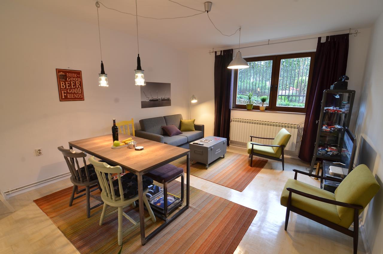 Embassy Of Industry + Free Parking Apartment Sarajevo Bagian luar foto